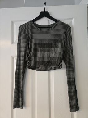 American Eagle Outfitters Striped Cropped Long-Sleeve Top